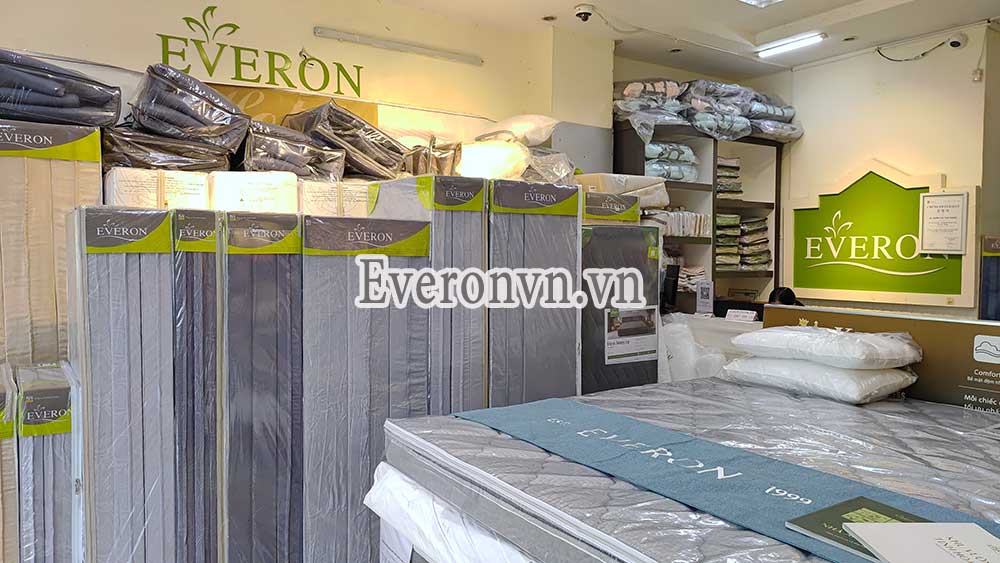 ben-trong-everon-128-nguyen-khanh-toan-ha-noi