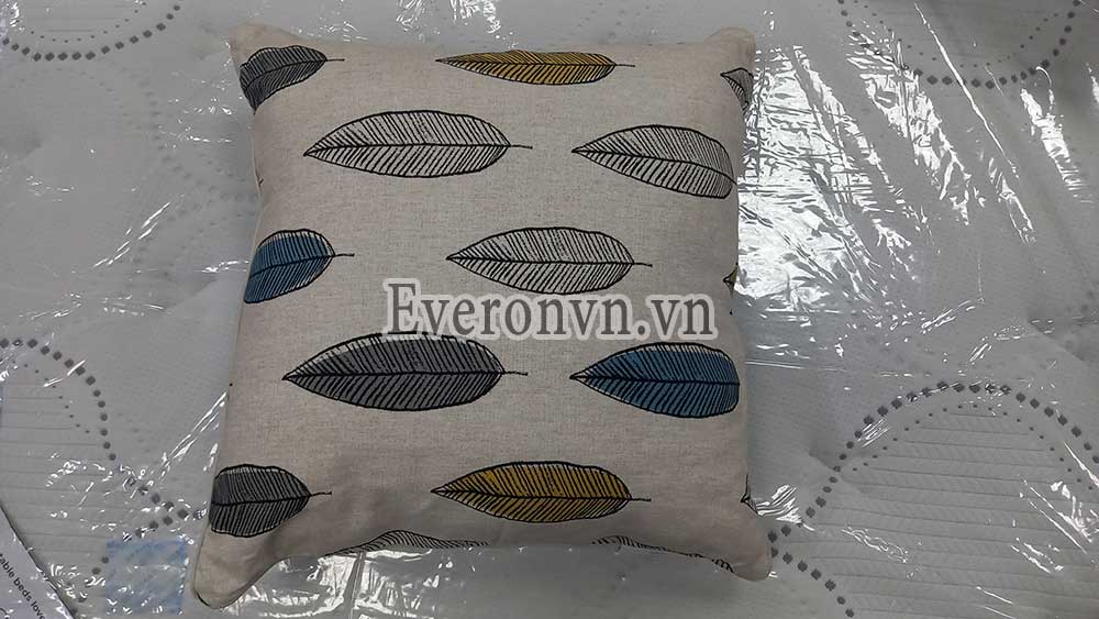 goi-tua-everon-con-meo-giam-gia-100k